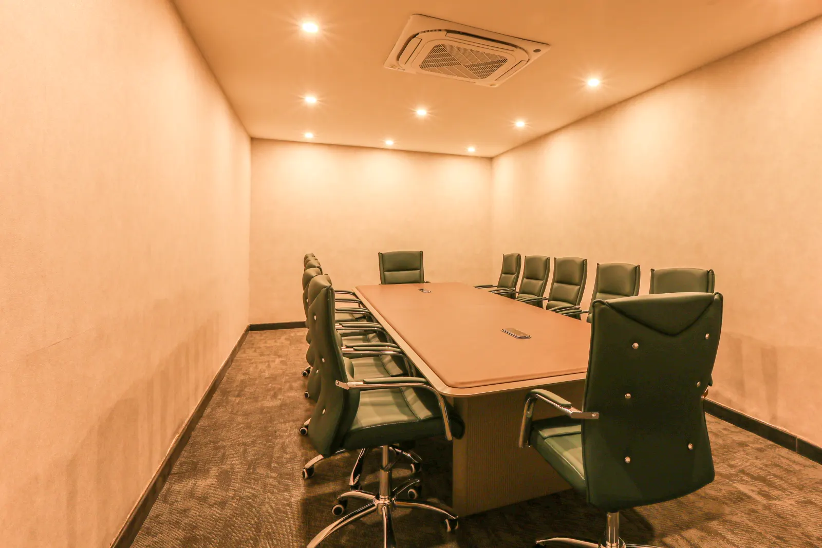 Le Roma Samsara boardroom with conference table